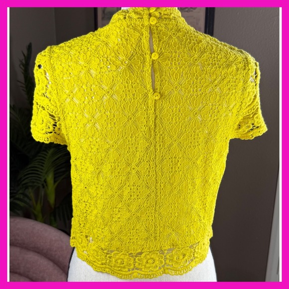 Forever 21 Lace Top, Mock Neck, Short Sleeve, Yellow Blouse, Size Small NWT - Picture 5 of 11